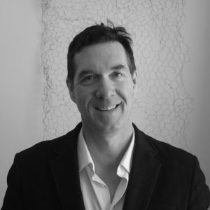 yves-vaillancourt-souriant